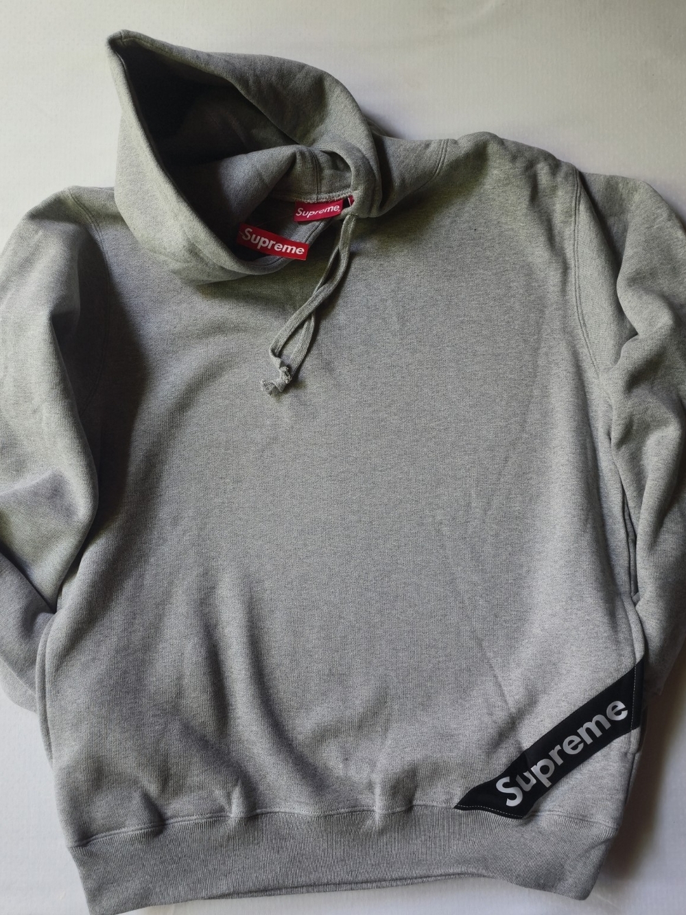 🔥 Brand New Supreme Heather Grey Hoodie – XL 🔥